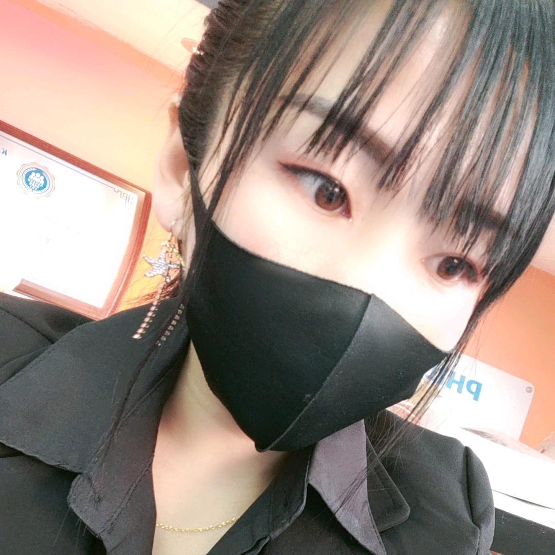 Æ带上尾戒宣誓我单身💘