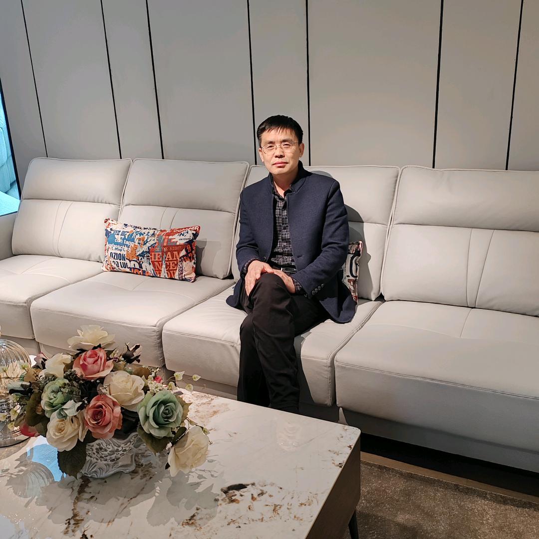 垦利吉斯家具冯连忠