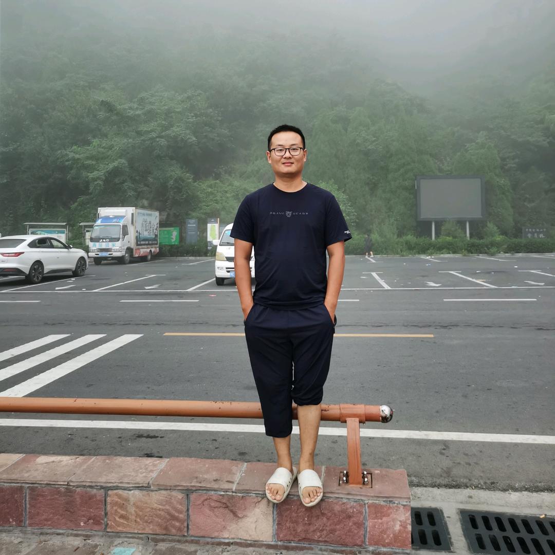 天花板上的脚印
