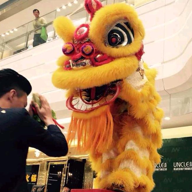 在昆明舞狮的小蒋（龙共堂）