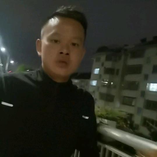 爱跑步的小东🌴……