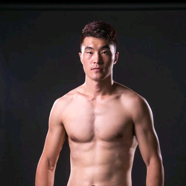 青格乐《搏击》