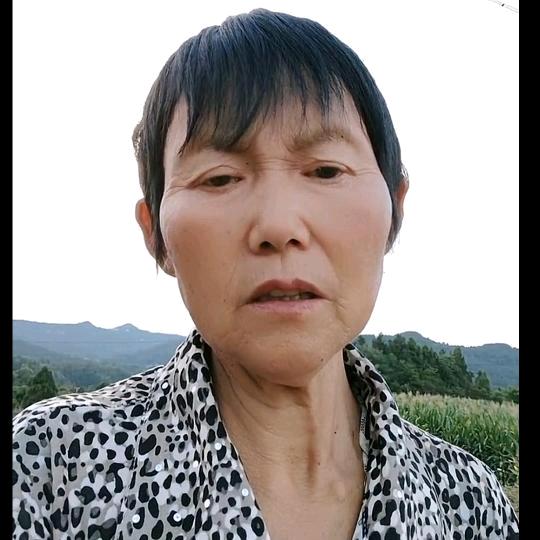 农村奶奶九点五十开播