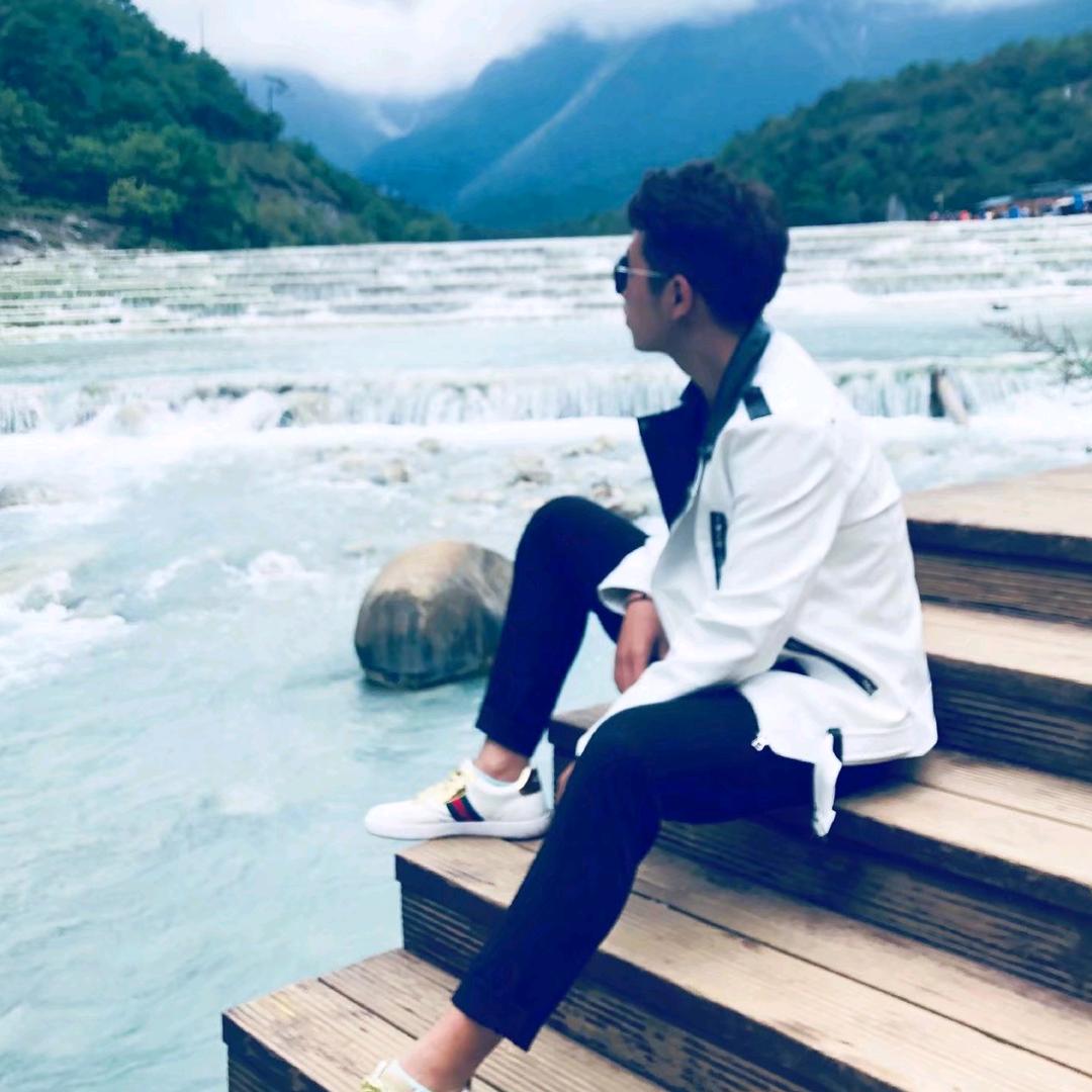 小王会打球