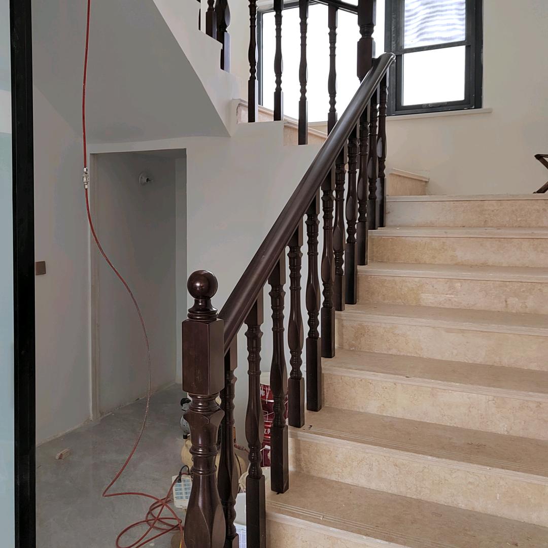 兰陵做楼梯扶手的老张