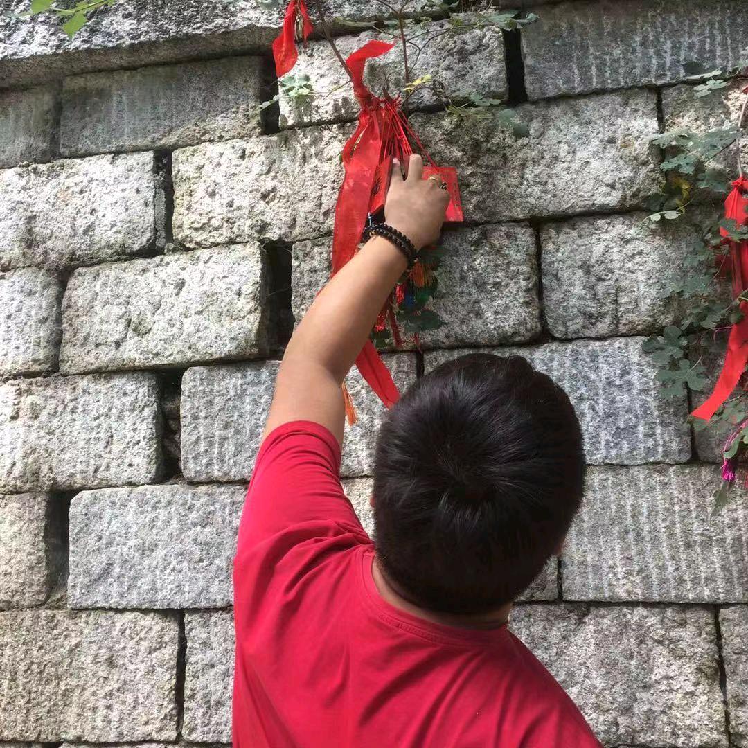 ╯万亼敬仰′