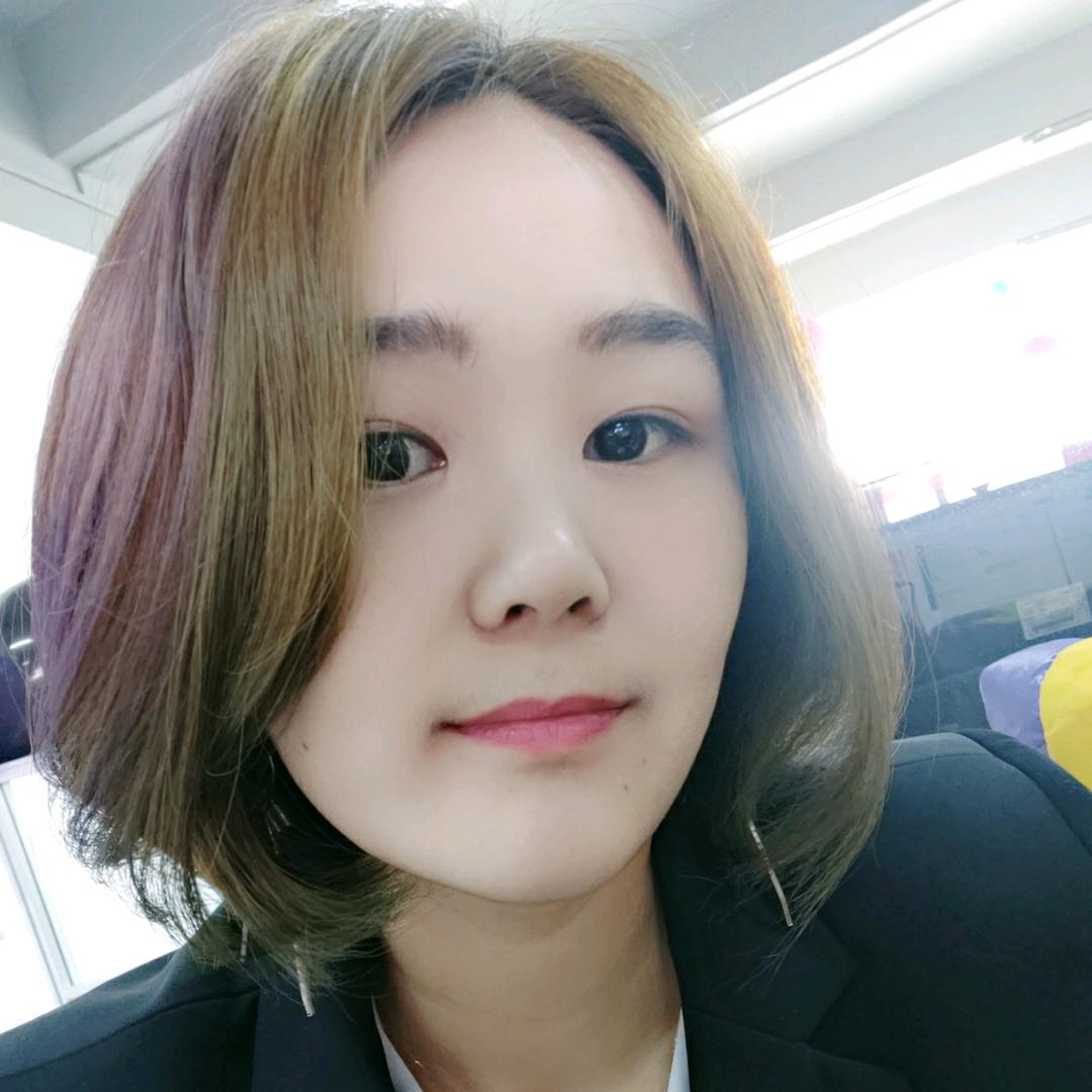 精致的朱朱女孩