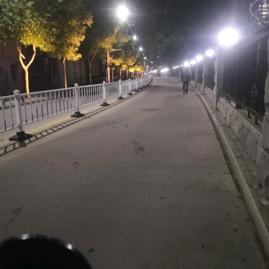 深夜的马路