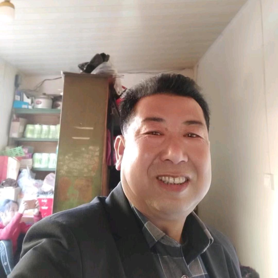 李颜彤