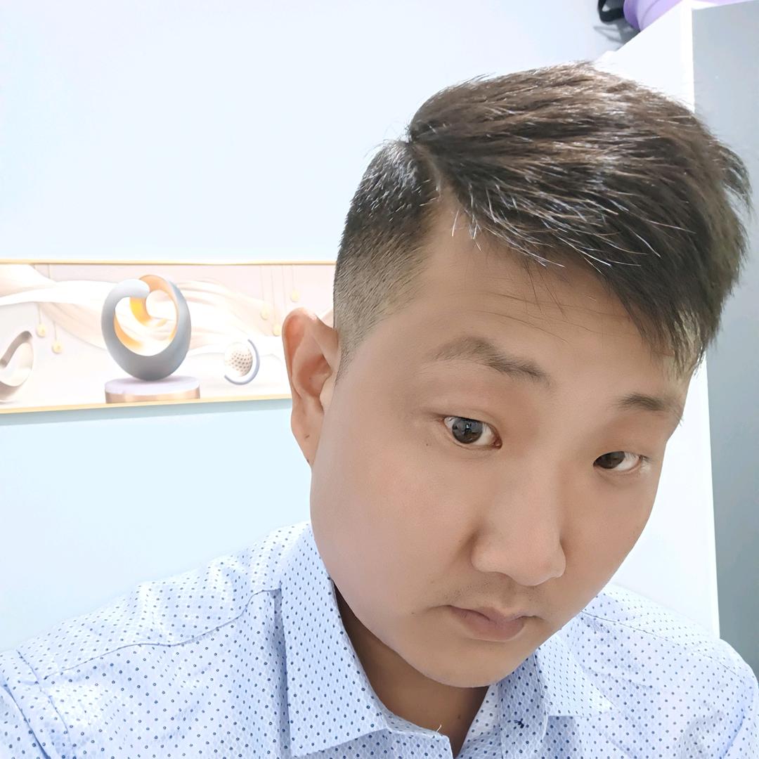 吴辉头像