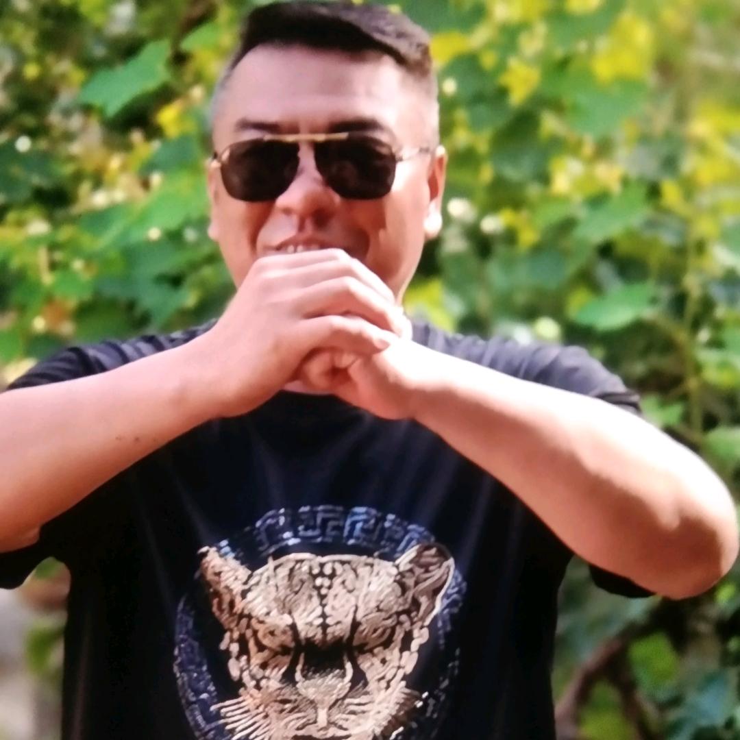 龙一大哥黄荆小院