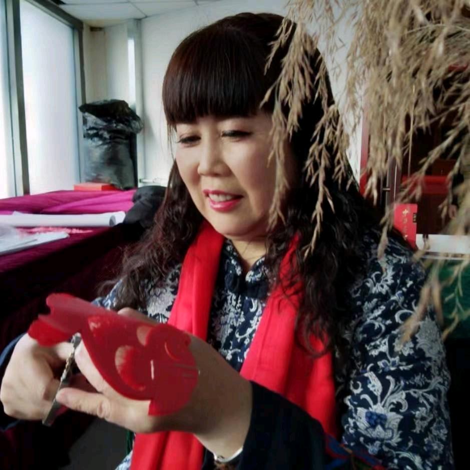 王宪苓剪纸.扎染.