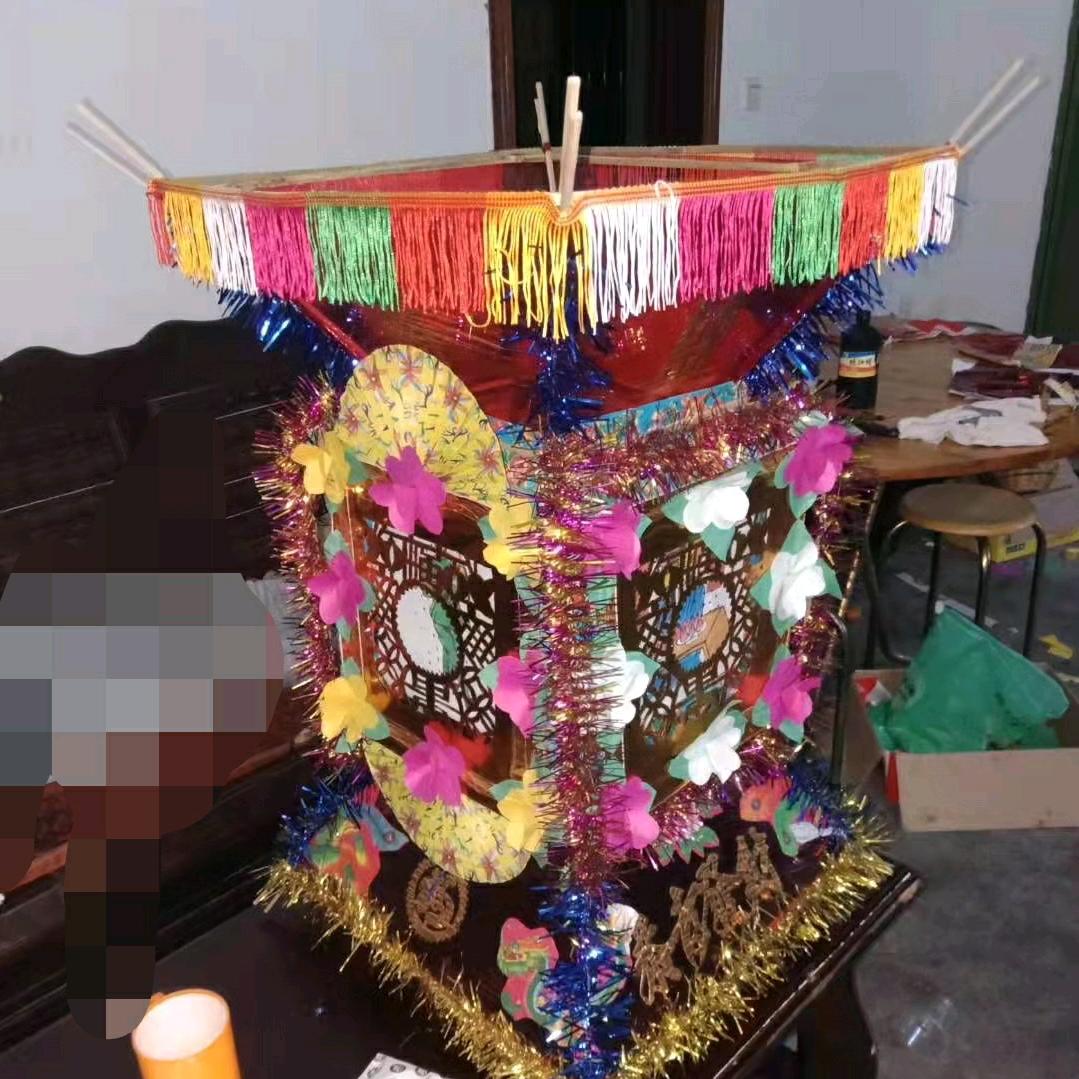 周尾  花灯   走马灯。