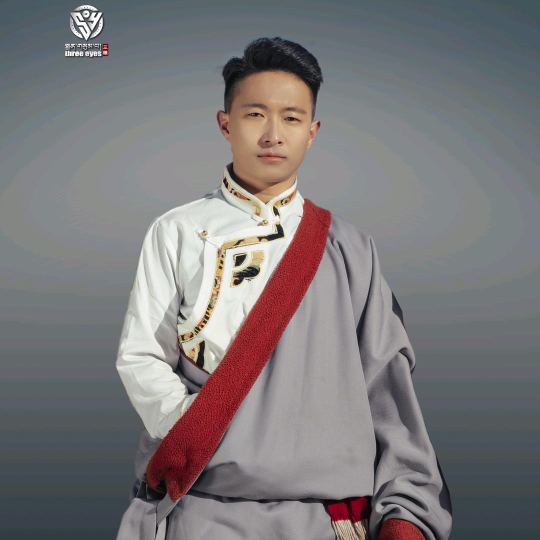 仲巴罗布《小号》
