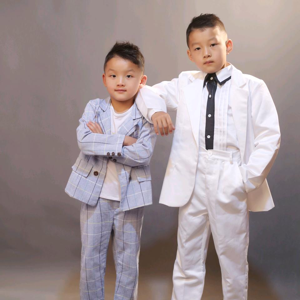 尊重他，（她）人，尊重自己，