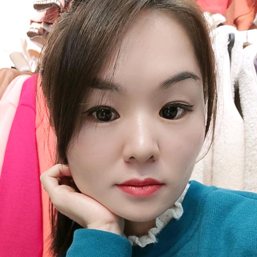 东起妹小莉女装实体店