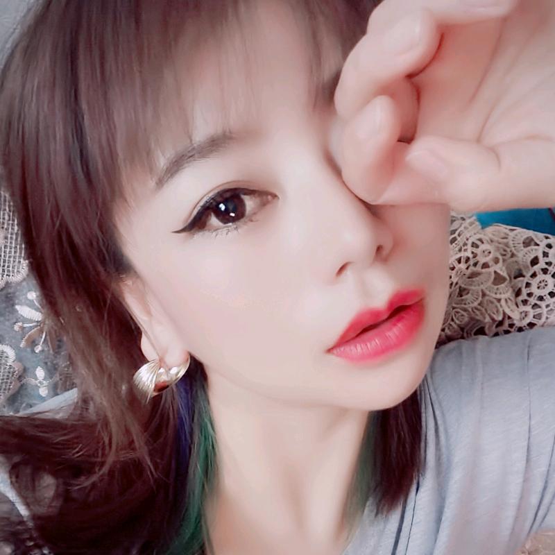 用最美的微笑掩盖一切