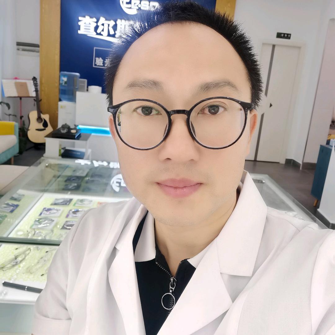 查尔斯顿眼镜👓全国连锁戛洒店