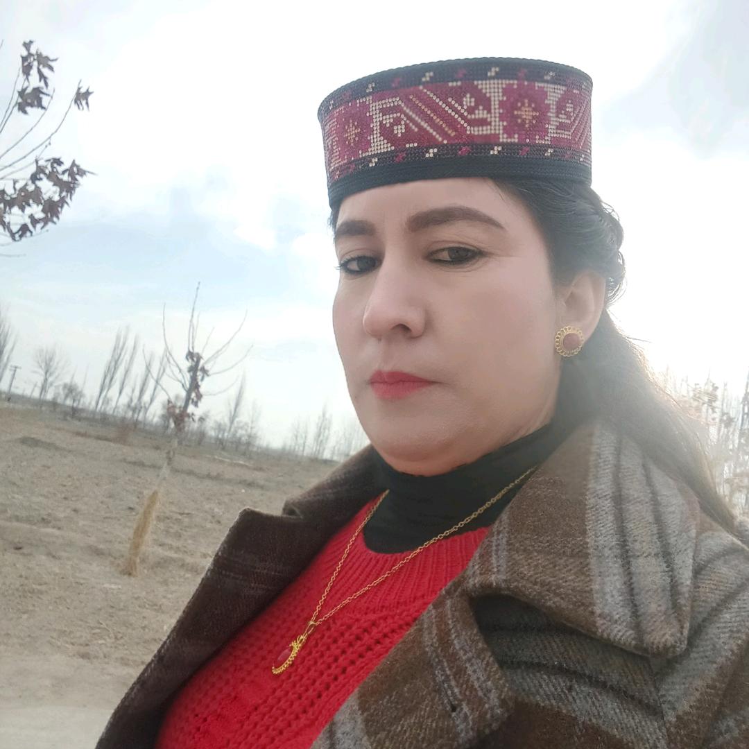 图尔荪妮娅孜
