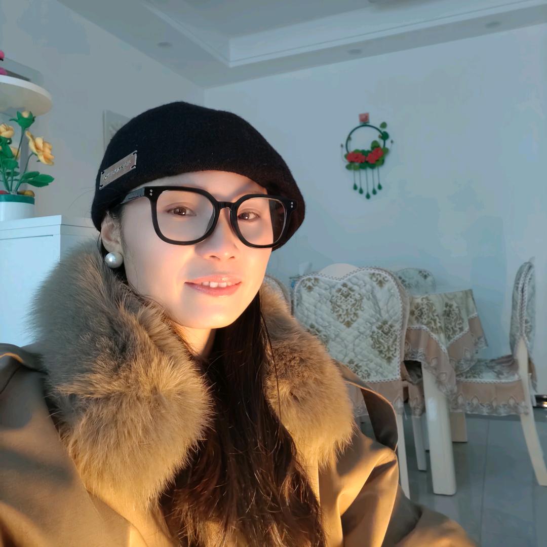 开心✧٩(ˊωˋ*)و✧的傻白甜