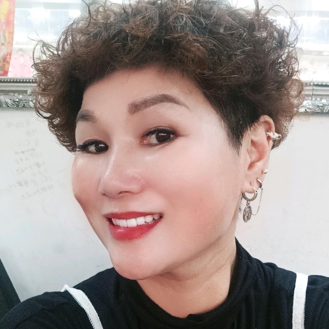百里挑衣英姐