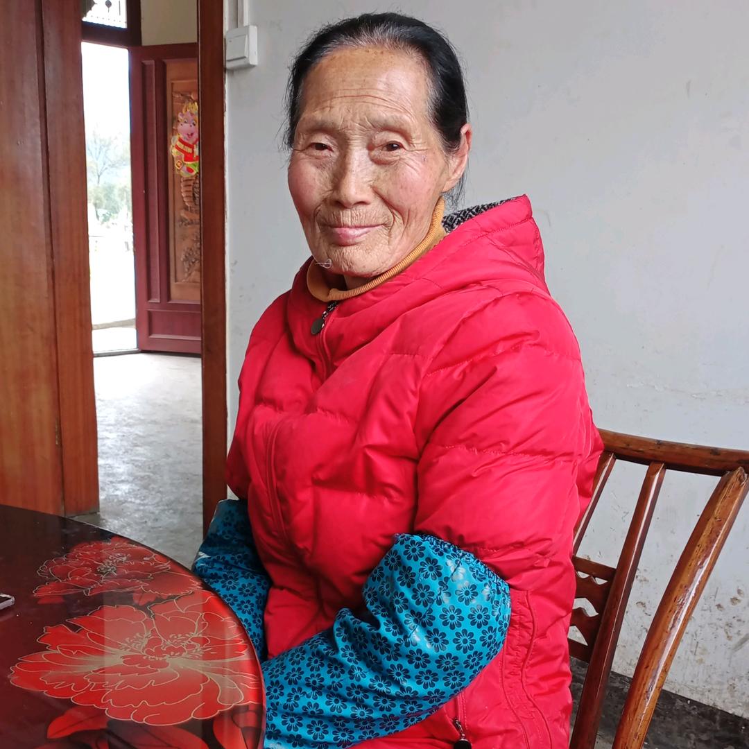 @火山视频   土家农村老人