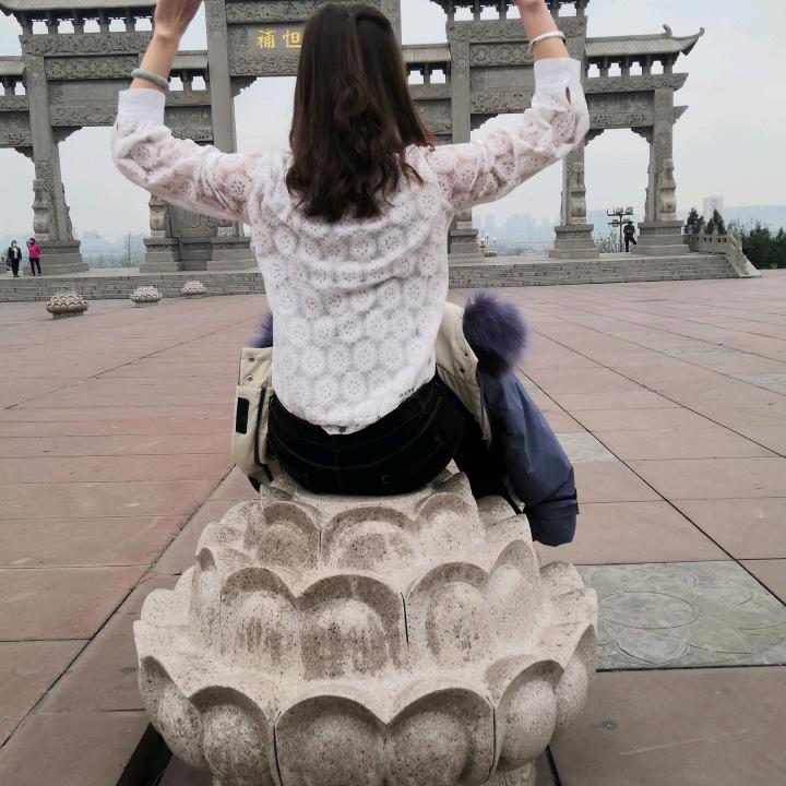 米粒(鲁山窗帘 墙布华庭名家软装馆）
