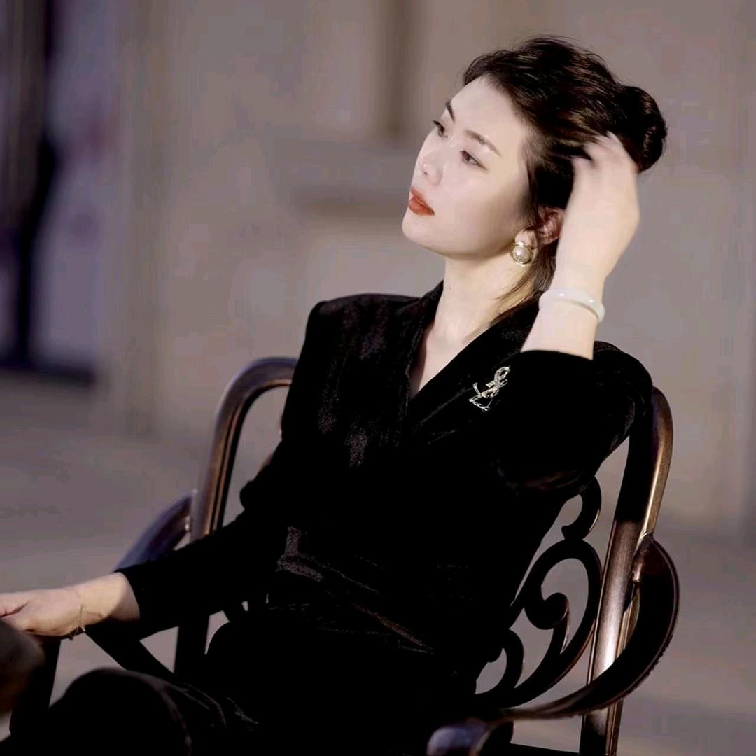 耒阳市D&S名品设计师买手服装店
