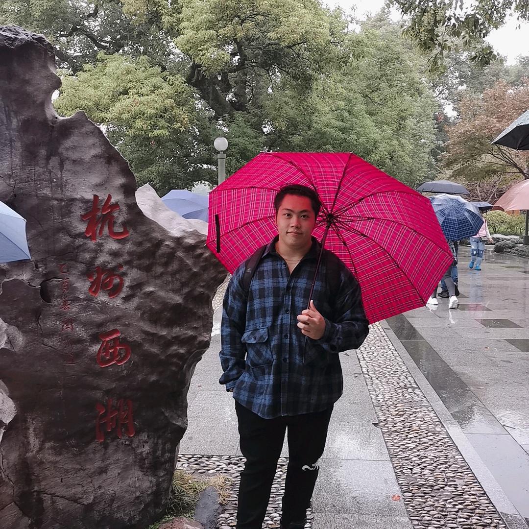 李汤姆