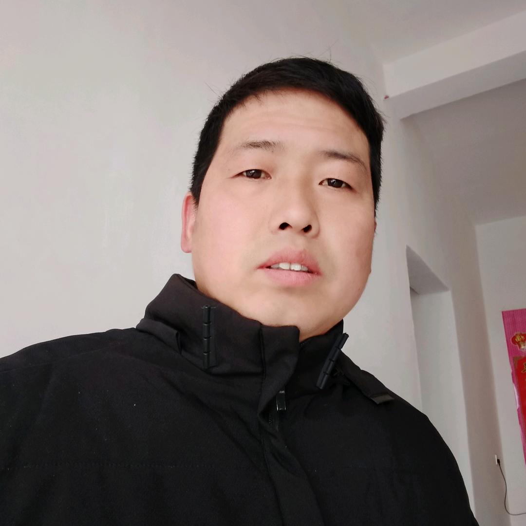 何人一笑