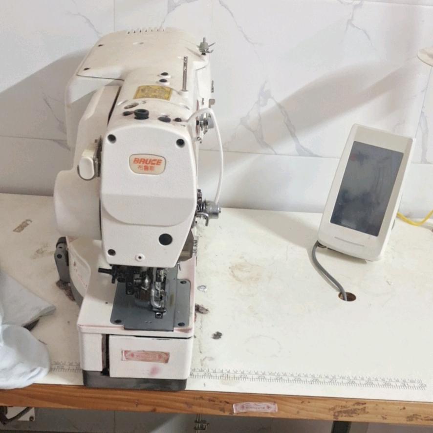 专业加工钮门打钮