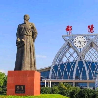 记录邵阳（橱窗有邵阳特产）