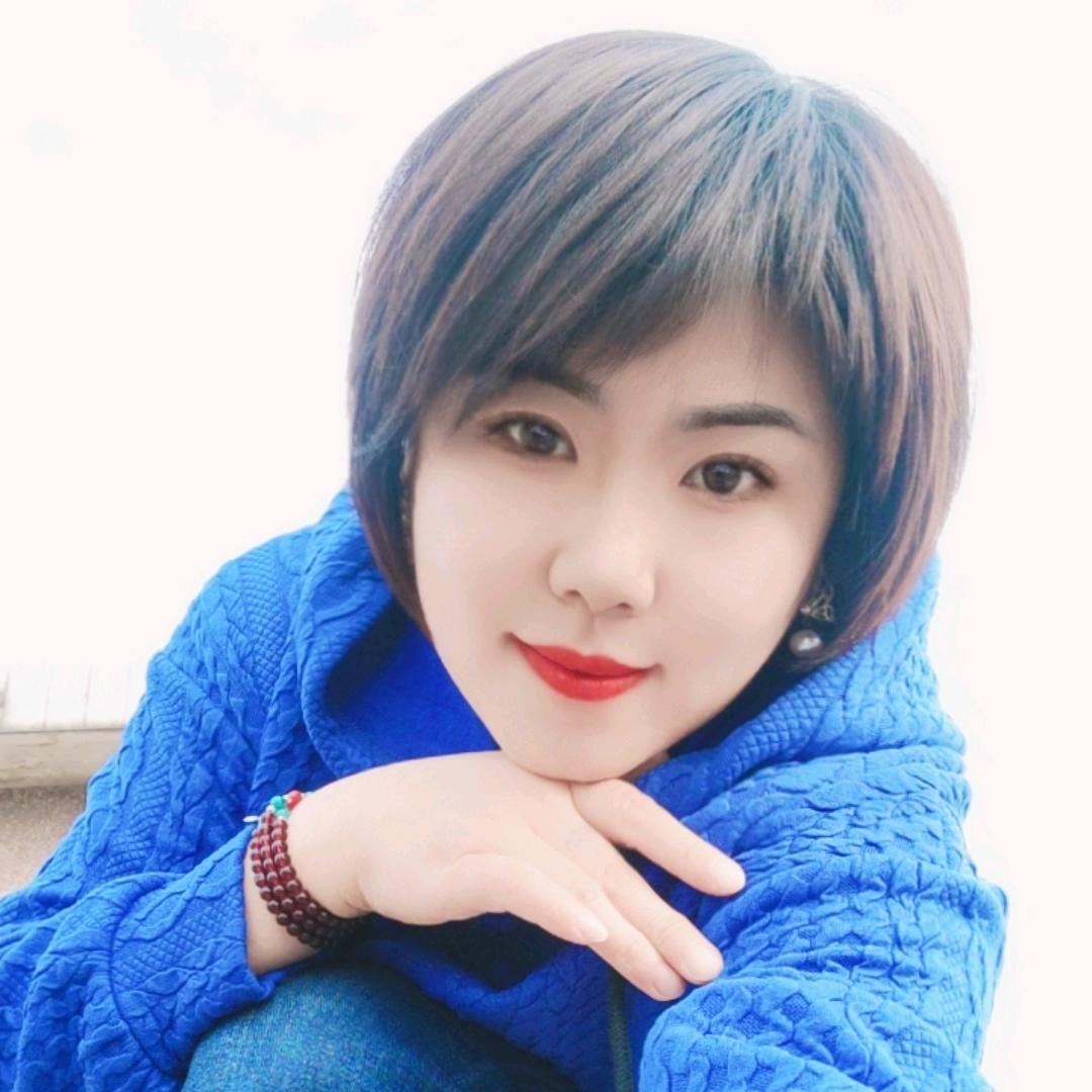 蔚蓝天空
