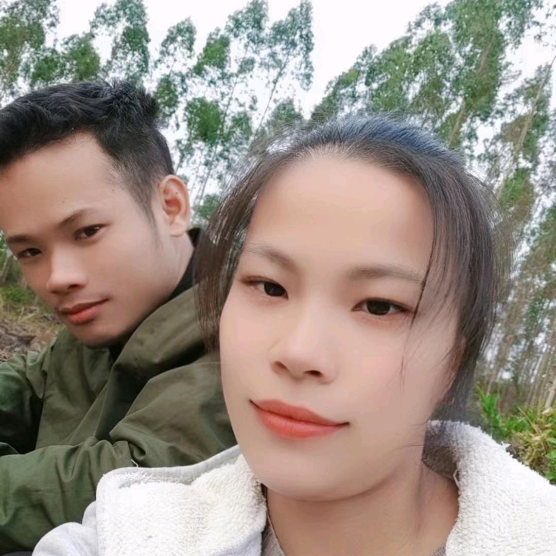 ∴伟