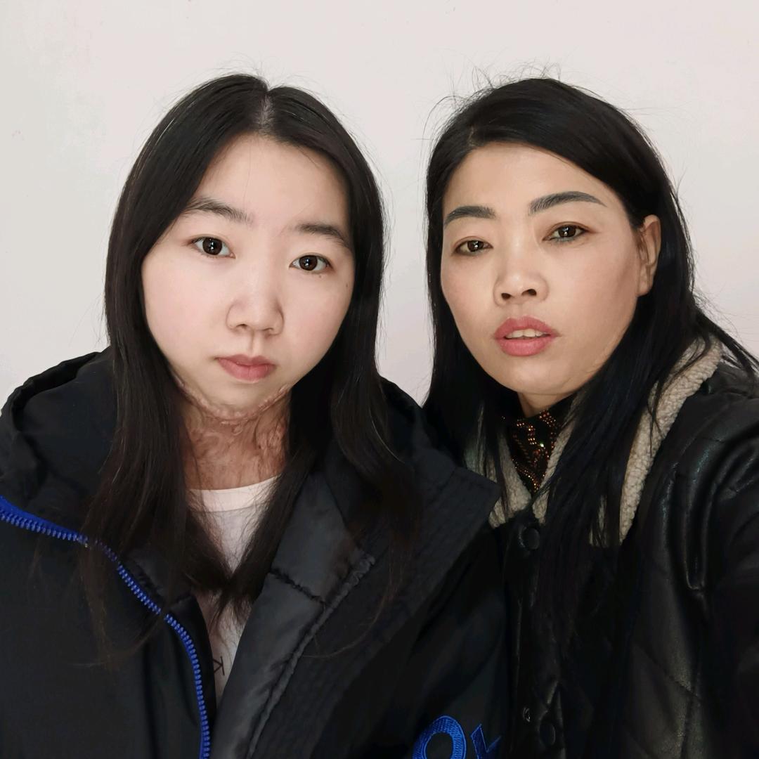 苦命母女