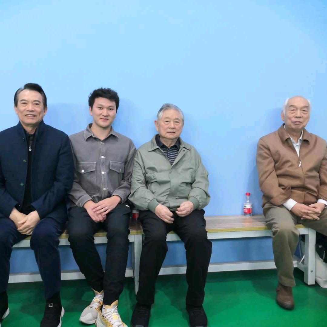 昀乒乓.安赛体育:宋教练