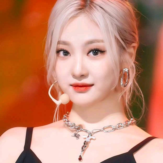 宁艺卓圈外女友