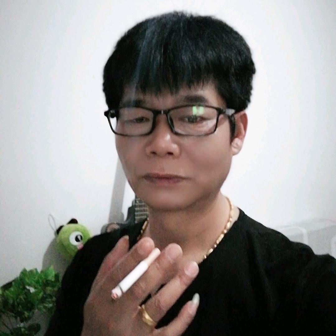 四个孩子爸
