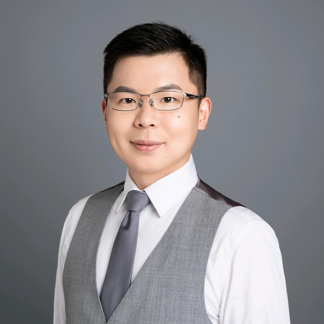 卞恒沁（小卞博士）