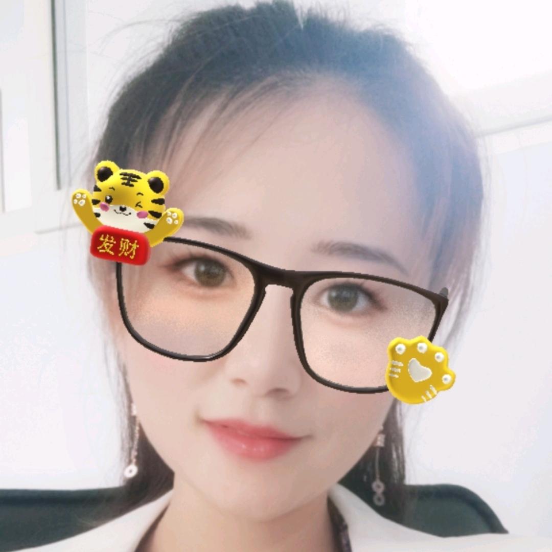 玉米粒在搬砖
