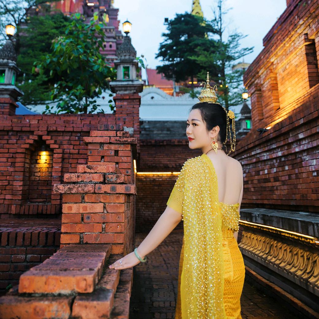 深圳兰兰高定制女装