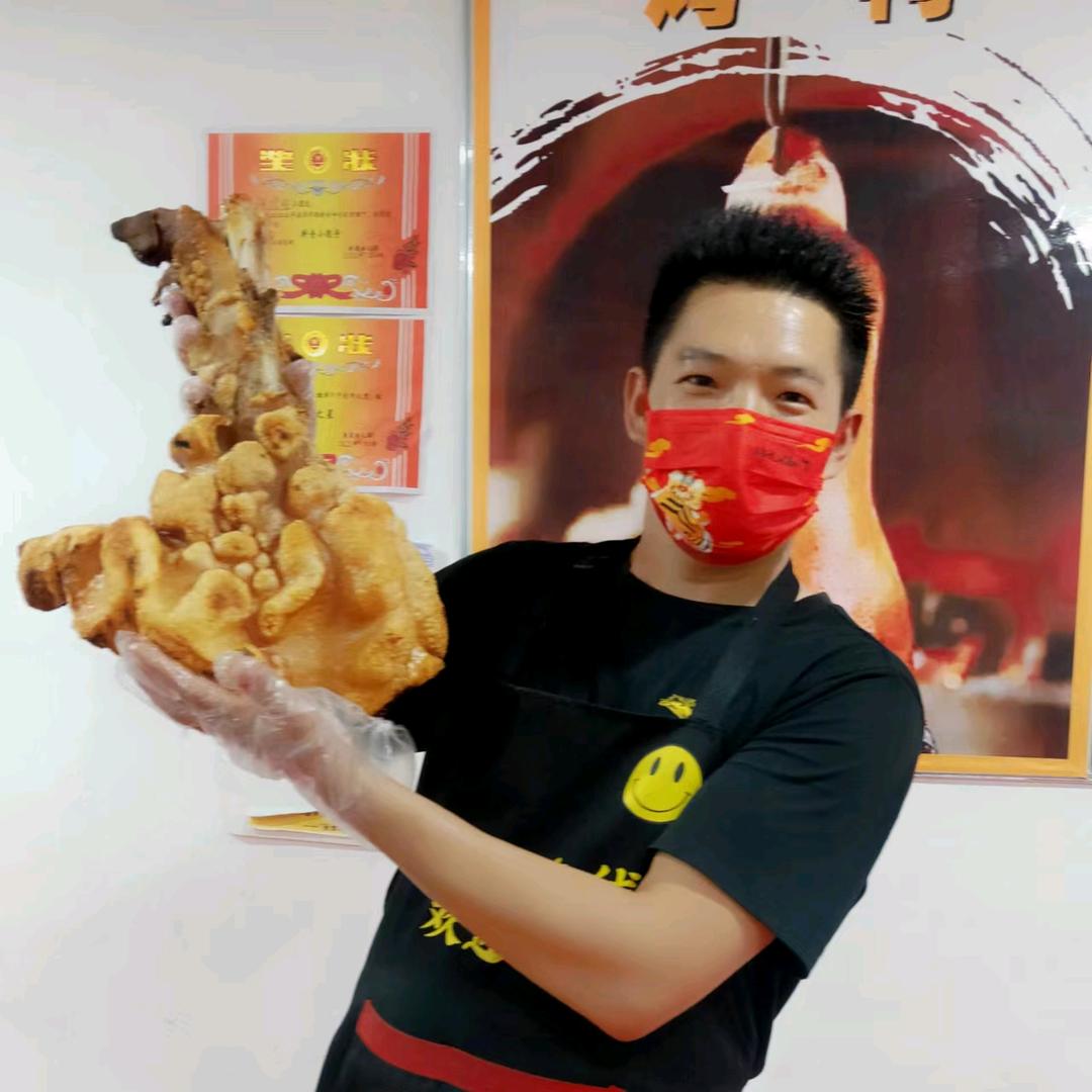 广南县莲城张富烤肉店