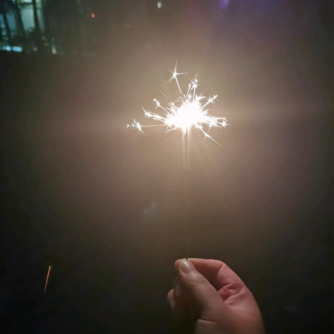穷困潦倒的雷晴头像