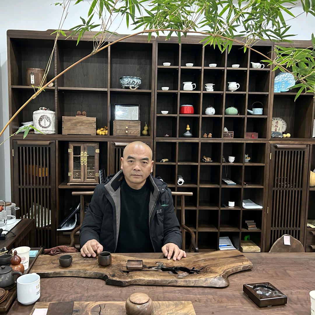 小钊: 实木家具源头工厂