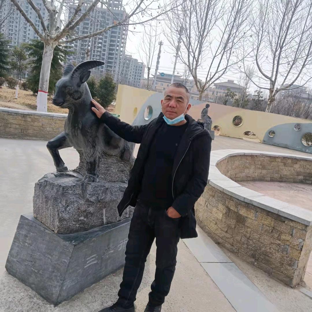 在外拼搏的男人