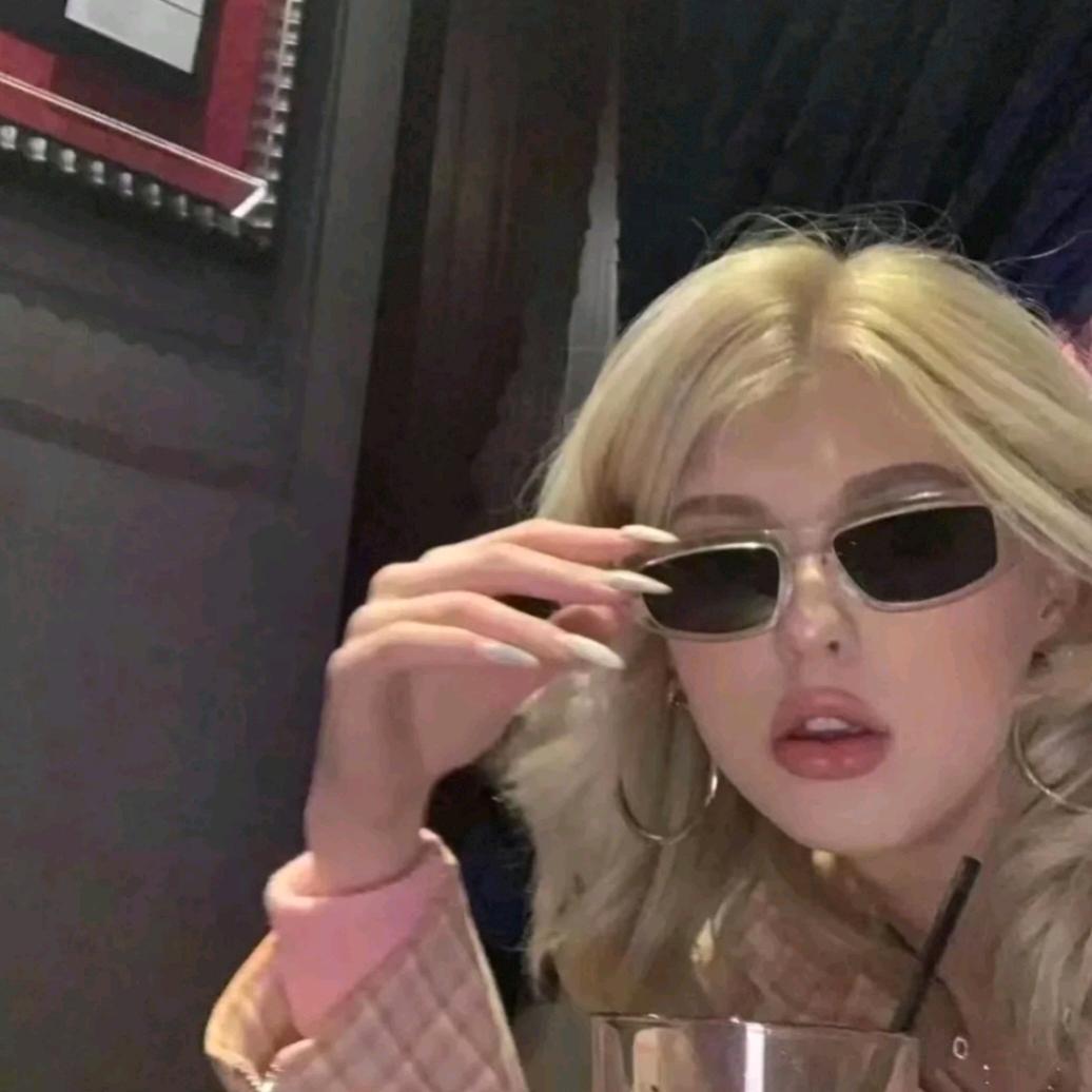 疯狂吸粉的叶子🍂..