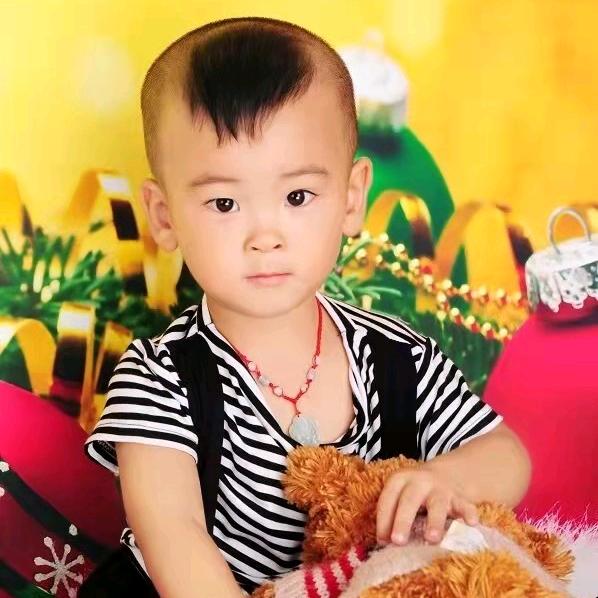 卖蔬菜的阿姨（花湾路）