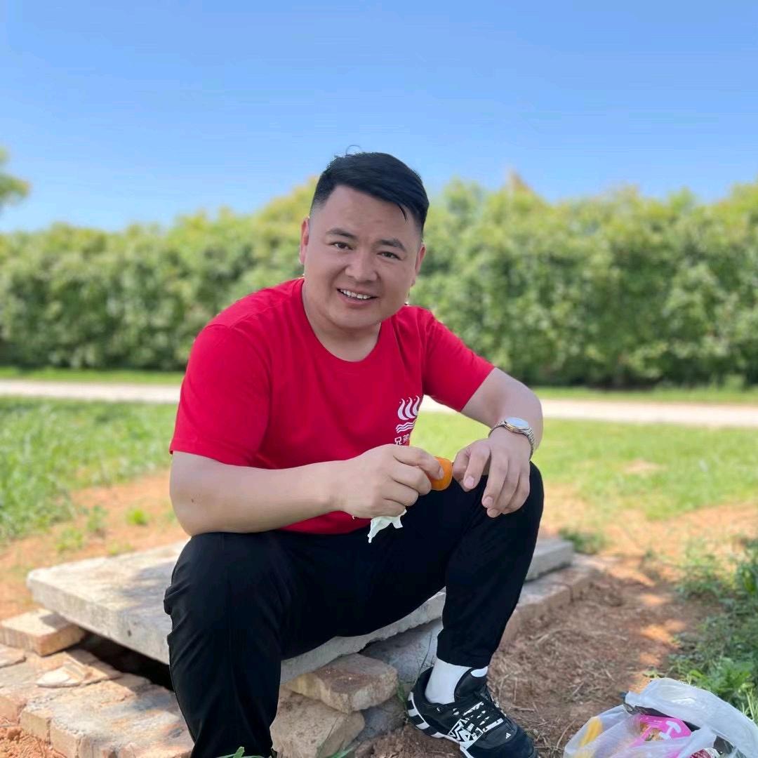 兄弟爬爬虾创始人-陈斌