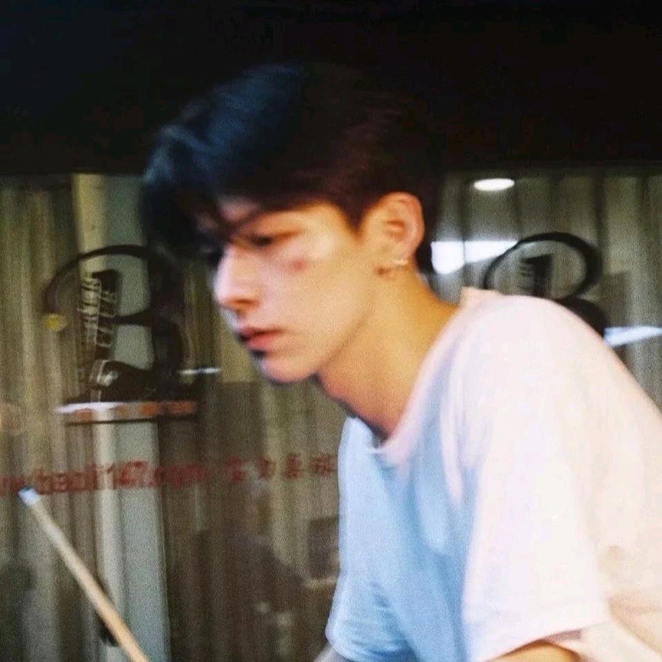 安然.