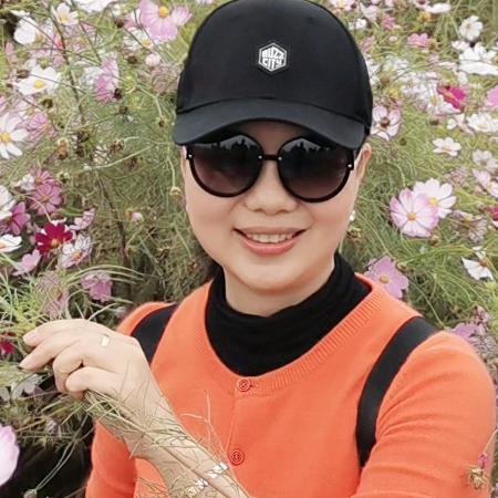 俏丽